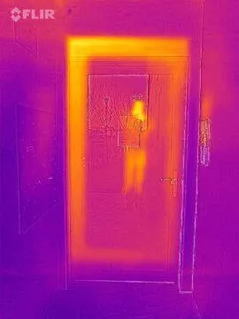 Flir One Pro dveře