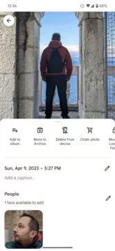 Fotky Google identifikace rozpoznání tváře zezadu ukázka balkon