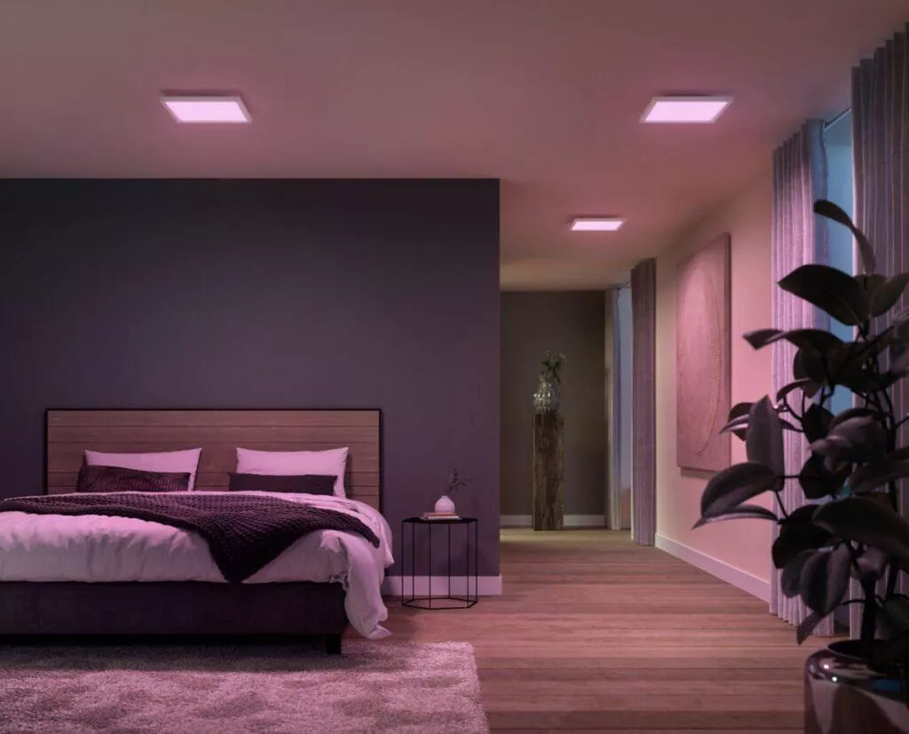 Philips Hue novinky aplikace žárovky svítidla E14 luster Aurelle Surimu ložnice