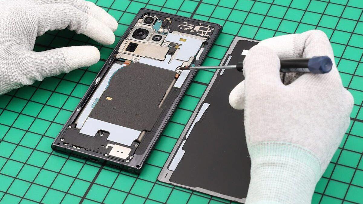 Samsung umožňuje domácí opravy mobilů už i v Evropě