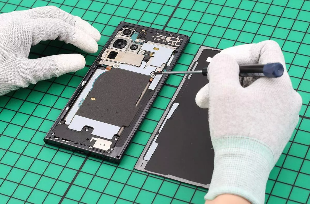 Samsung vlastnoruční oprava opravy součástky program Velká Británie Evropa
