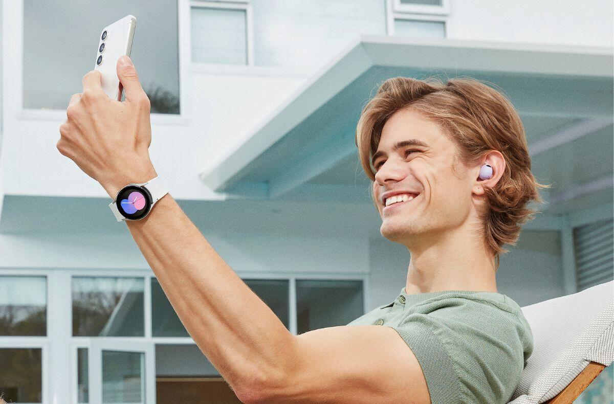Samsung Watch za super cenu a se sluchátky za 3 tis. zdarma
