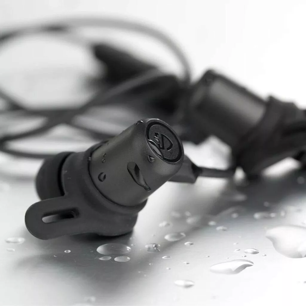 aliexpress-vodotesna-sluchatka-plavani soundpeats Q35HD voda