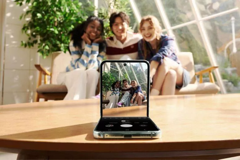 Samsung sleva Flip Samsung sleva Flip