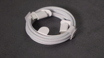 iPhone 15 Pro Max balení usb-c kabel