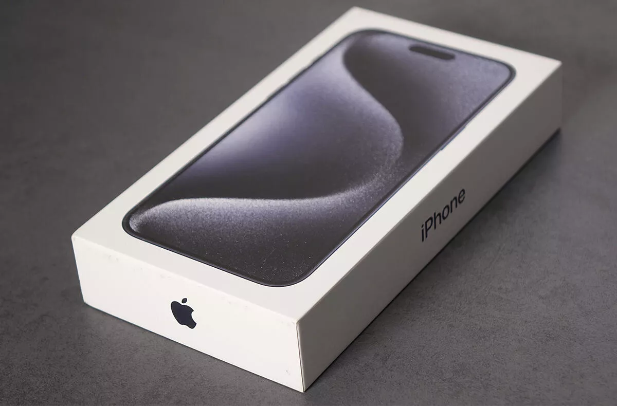 apple iphone 15 pro max krabicka