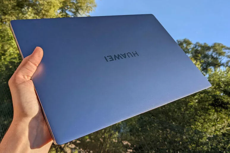 huawei matebook d16 sleva