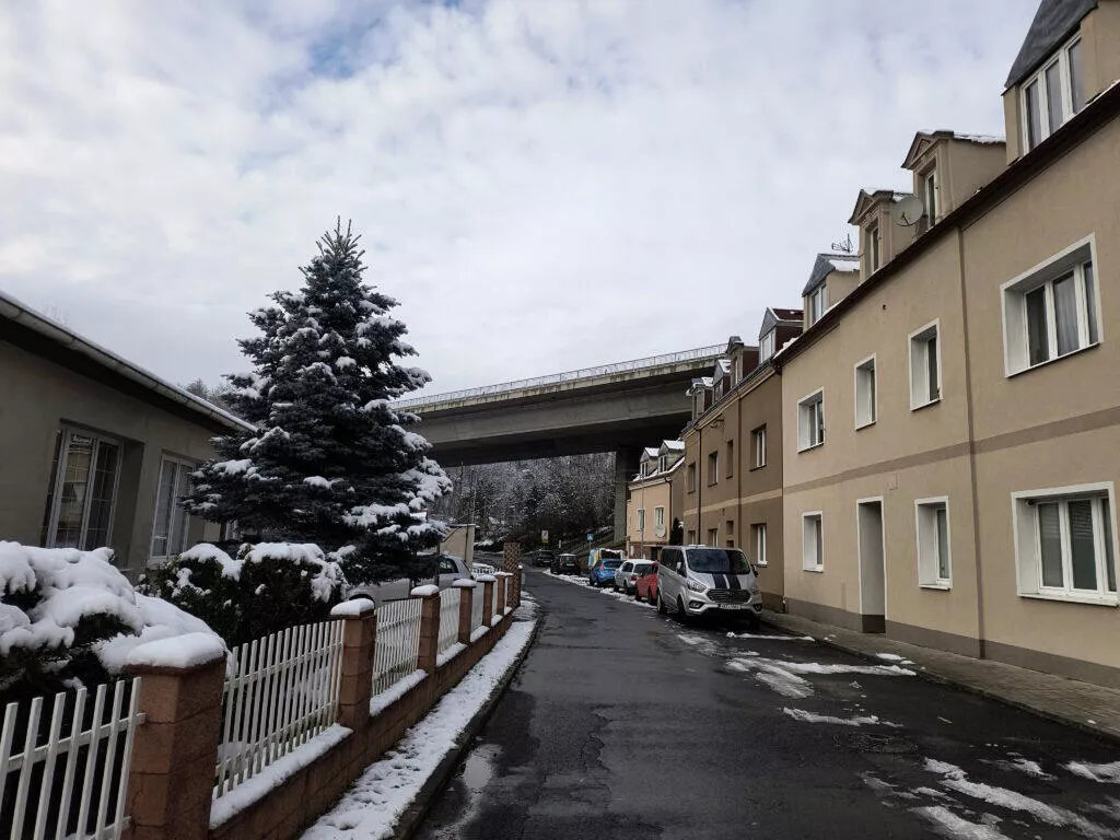 Motorola Edge 40 Neo fotografie ulice hlavní