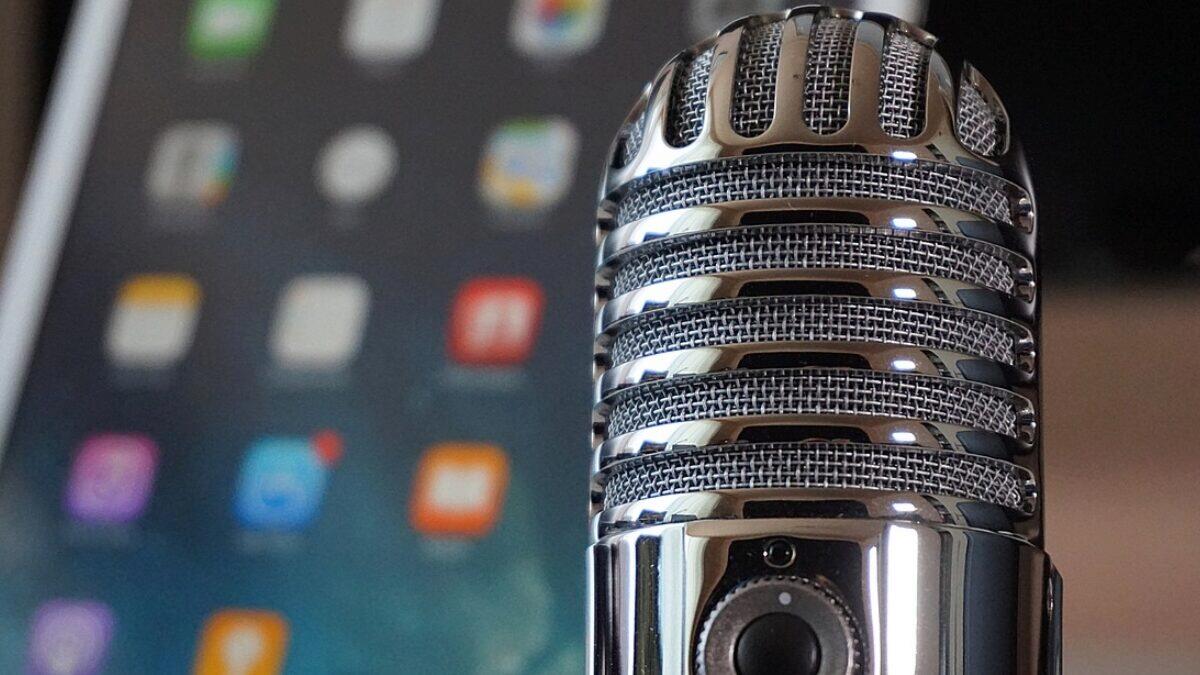 Jak natočit podcast pomocí telefonu? 5 aplikací, které vám pomohou