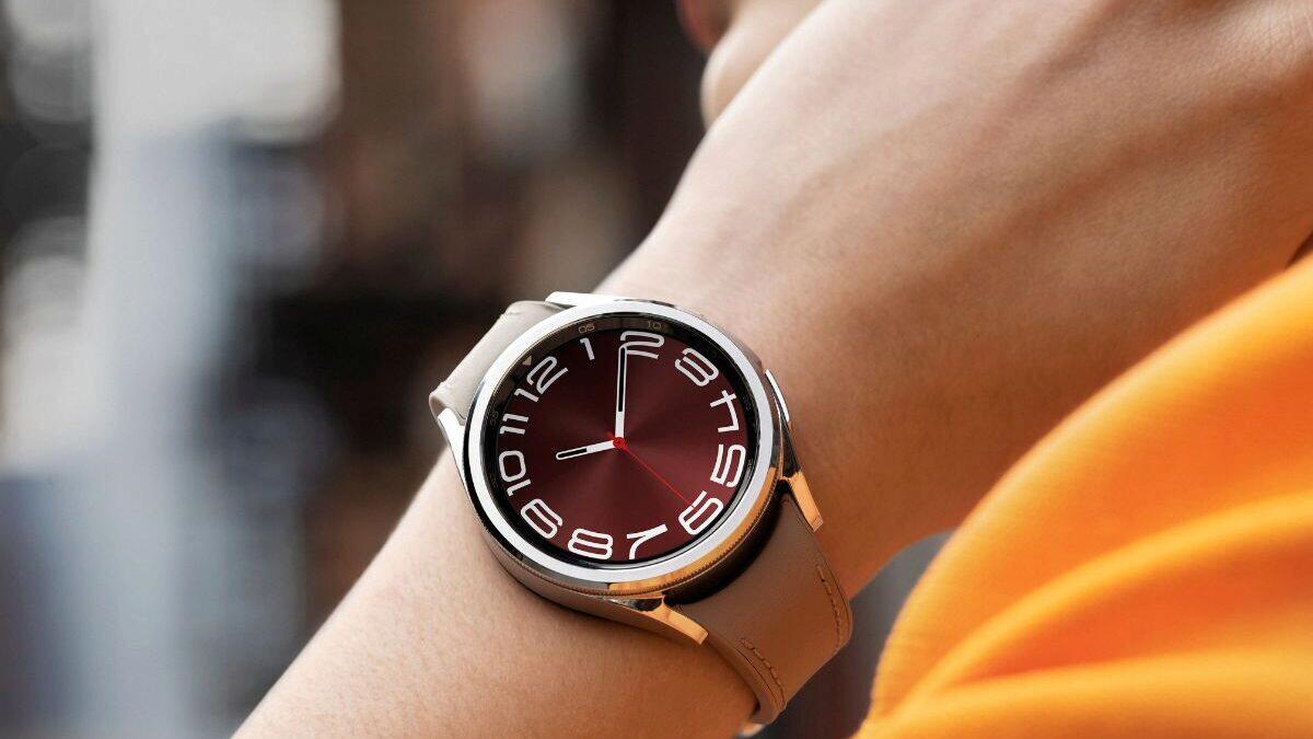 Samsung přichází s Black Friday. Galaxy Watch se slevou téměř 4 tisíc a sluchátka zdarma