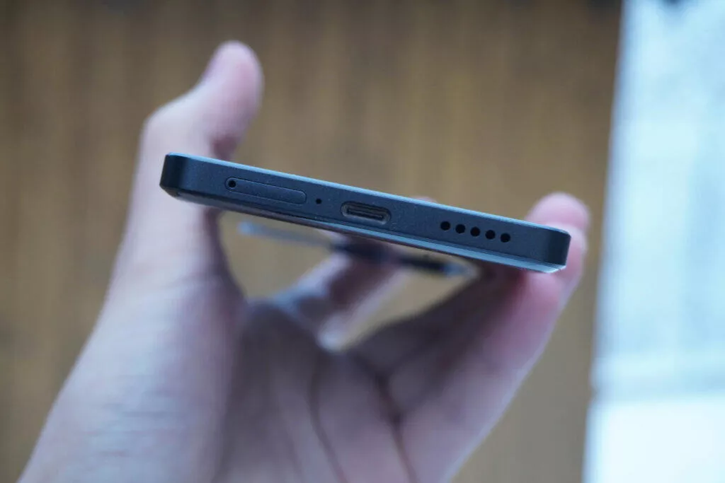 POCO X6 Pro 5G dolní strana