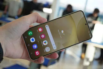 Samsung Galaxy S24 displej amoled