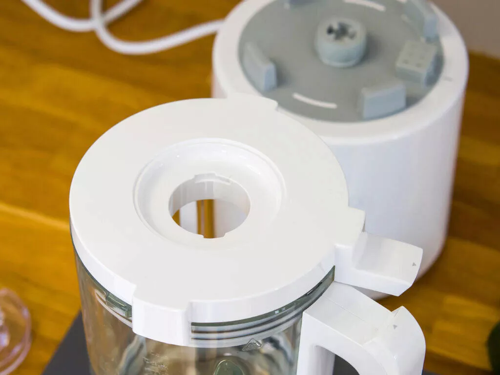 Xiaomi Smart Blender plnící otvor