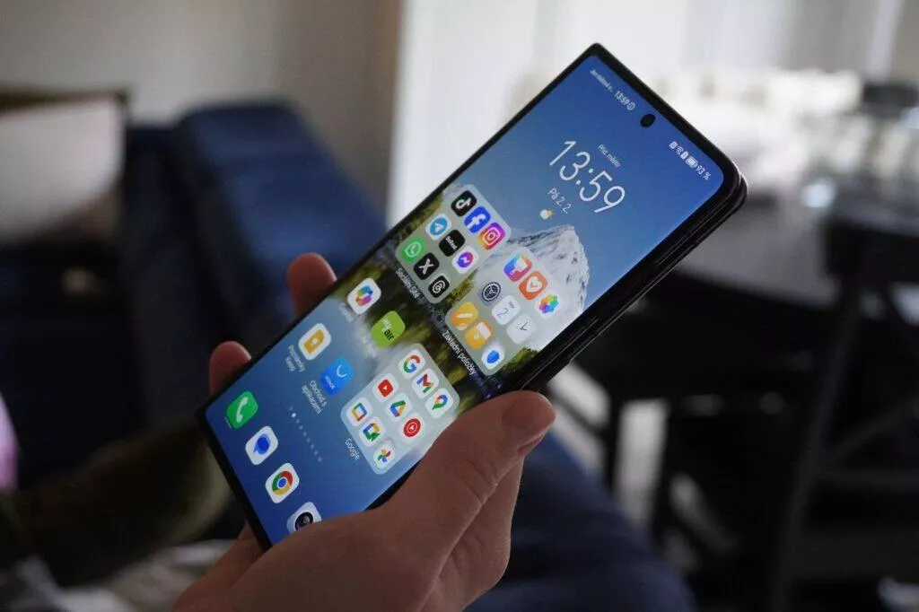 Honor Magic V2