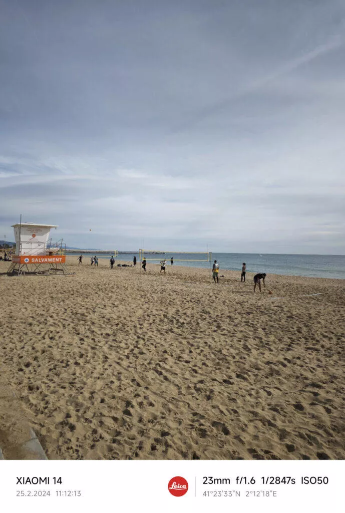 Xiaomi 14 denní fotografie barcelona pláž
