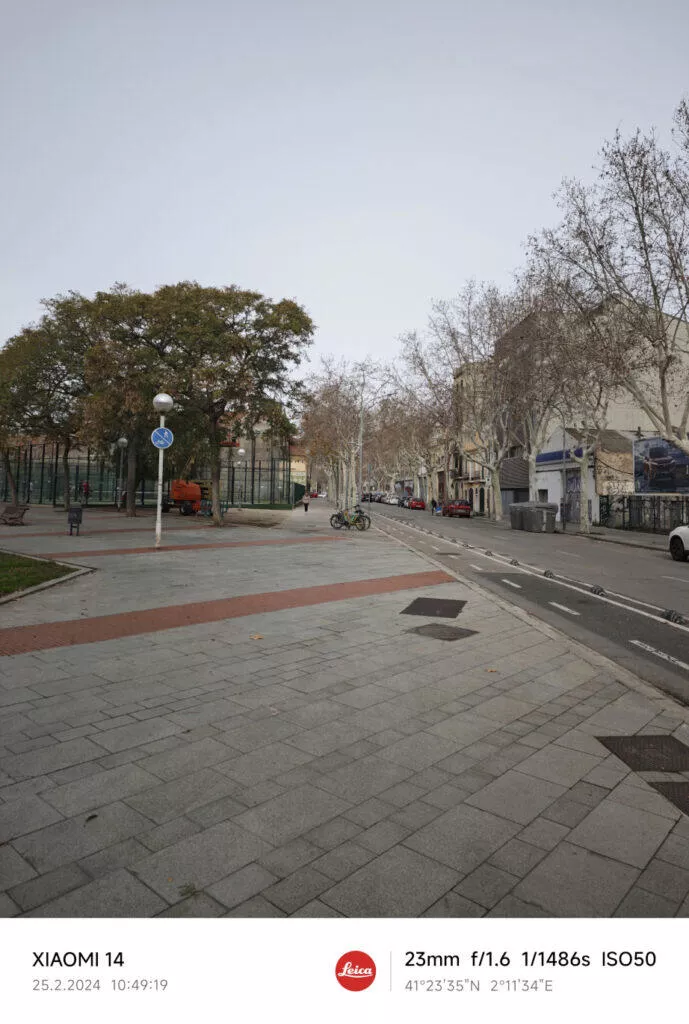 Xiaomi 14 denní fotografie ulice