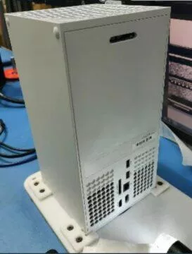 V létě vyjde nový Xbox! Vypadá pěkně, ale nejspíš vás zklame 3 Bílý Xbox Series X digitální edice