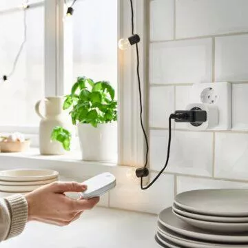 IKEA představila v Evropě chytrou zásuvku TRETAKT. Nestojí ani dvě stovky! 2 IKEA-TRETAKT-zasuvka
