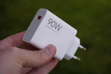 Výkonná bestie s fotoaparátem, který pohladí po duši 1 Xiaomi 14 Ultra adaptér