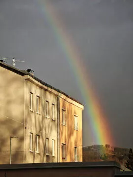 Výkonná bestie s fotoaparátem, který pohladí po duši 42 Xiaomi 14 Ultra fotografie duha 3,2x tele