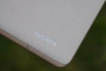 Xiaomi 14 Ultra kůže detail