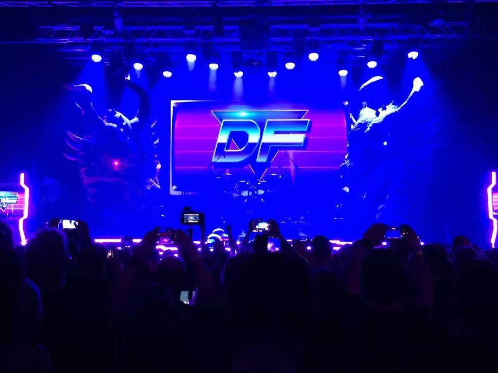 koncert modré světlo
