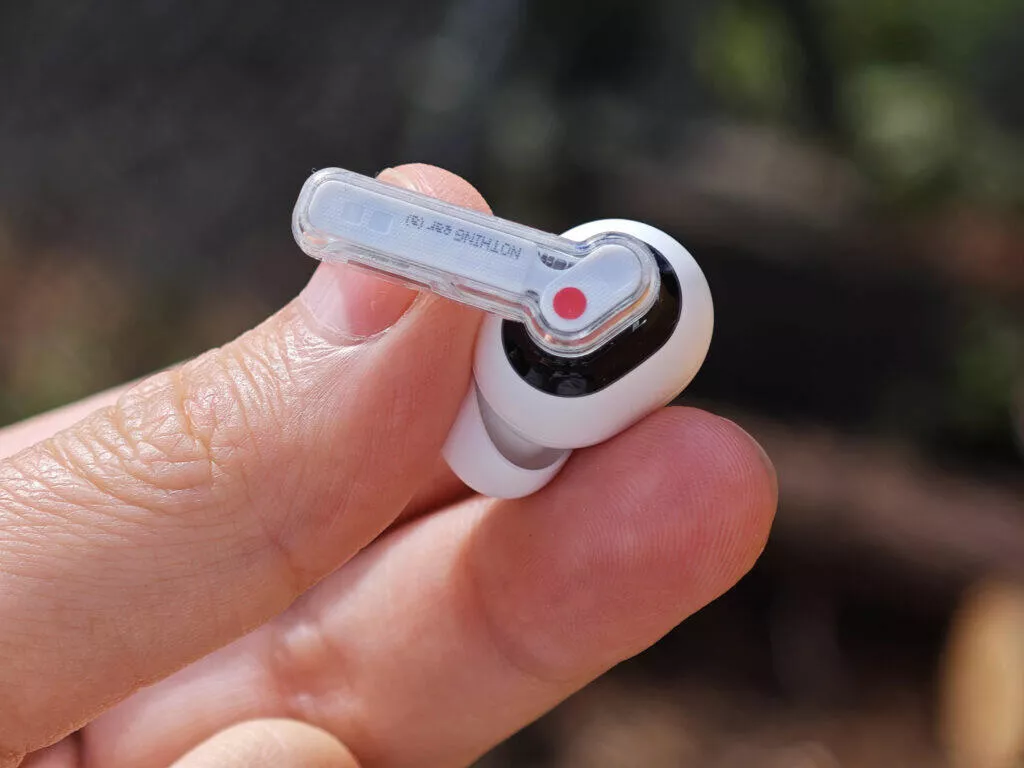 Nothing Ear (a) detail