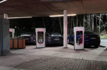 tesla nabíjení