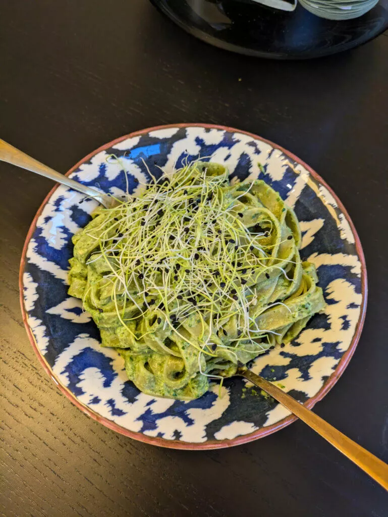 Google Pixel 8a fotografie jídlo hlavní