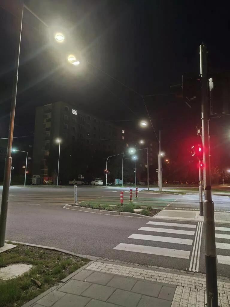 realme 12 pro nocni fotografie 8