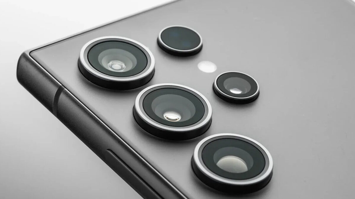 Dožene Samsung konkurenci? Galaxy S25 Ultra má dostat nové fotoaparáty!