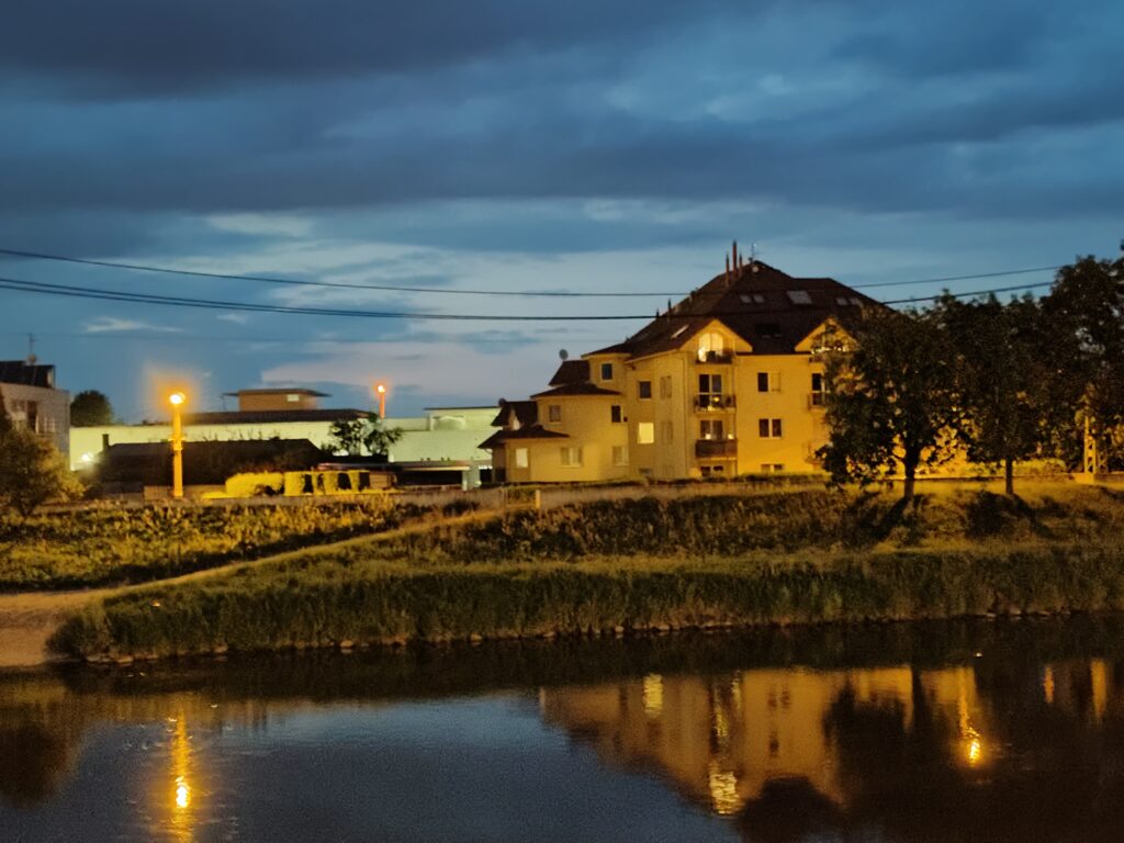 vivo v40 lite primarni 2x zoom