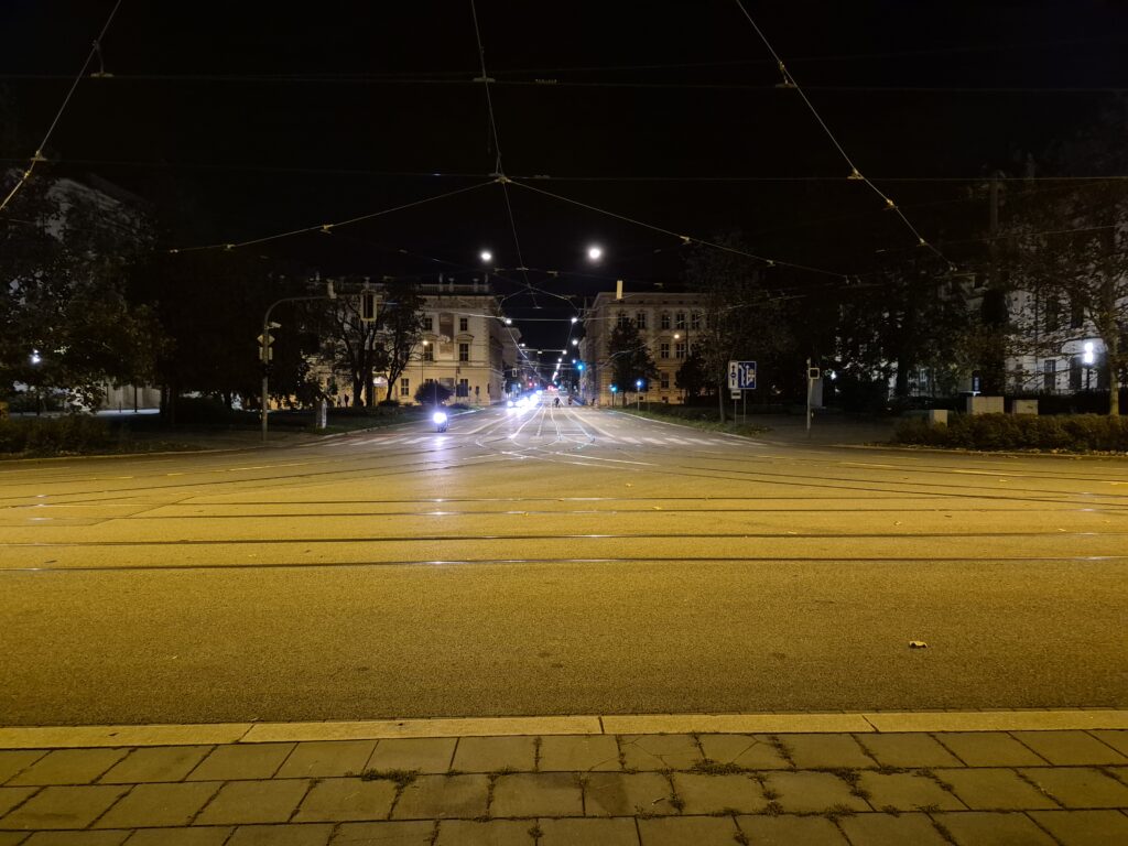 nocni krizovatka s24 fe Noční křižovatka S24 FE