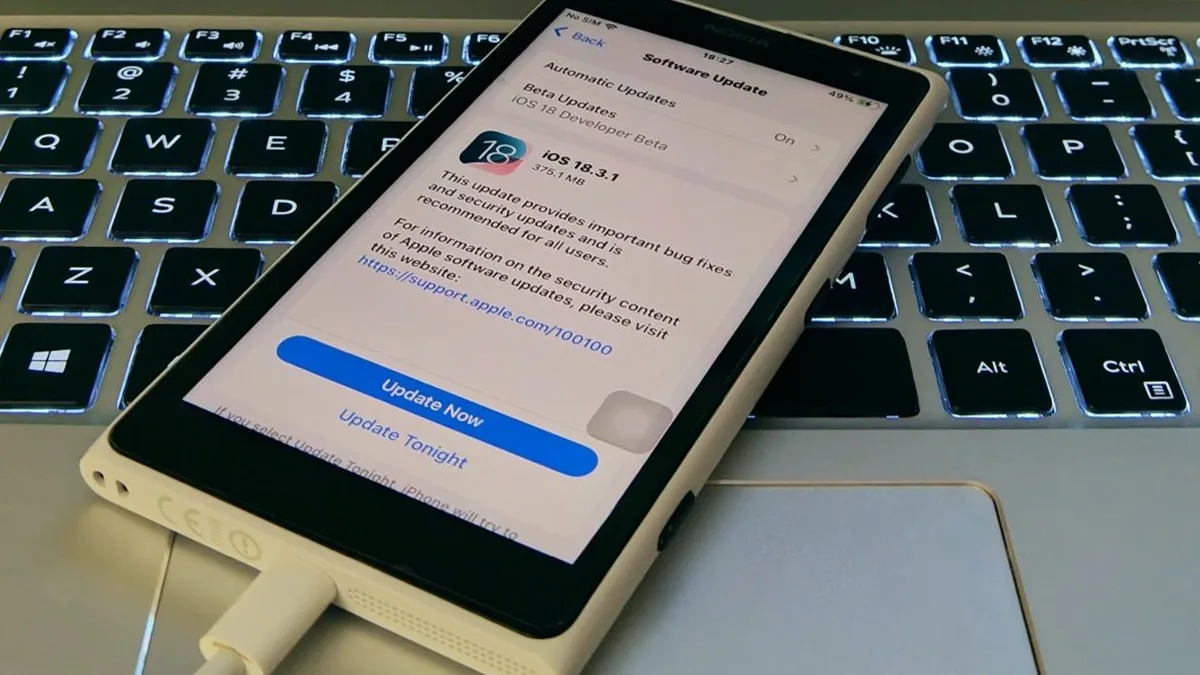 Génius vměstnal celý iPhone do nádherné Lumie 1020! Podívejte se, jak to celé dopadlo