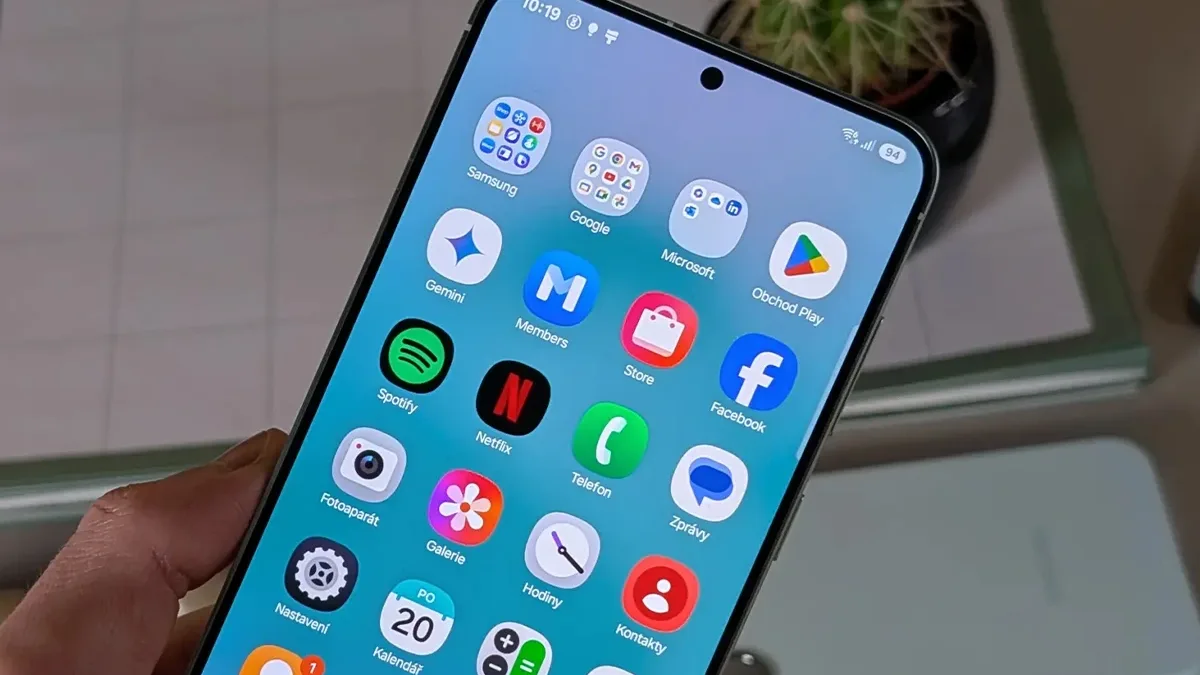 Samsung konečně zrychluje! One UI 7 by mohlo být za rohem i pro starší telefony