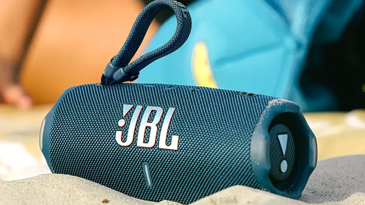 JBL představuje další generaci populárních reproduktorů Flip a Charge. Nabízí nejen lepší výdrž