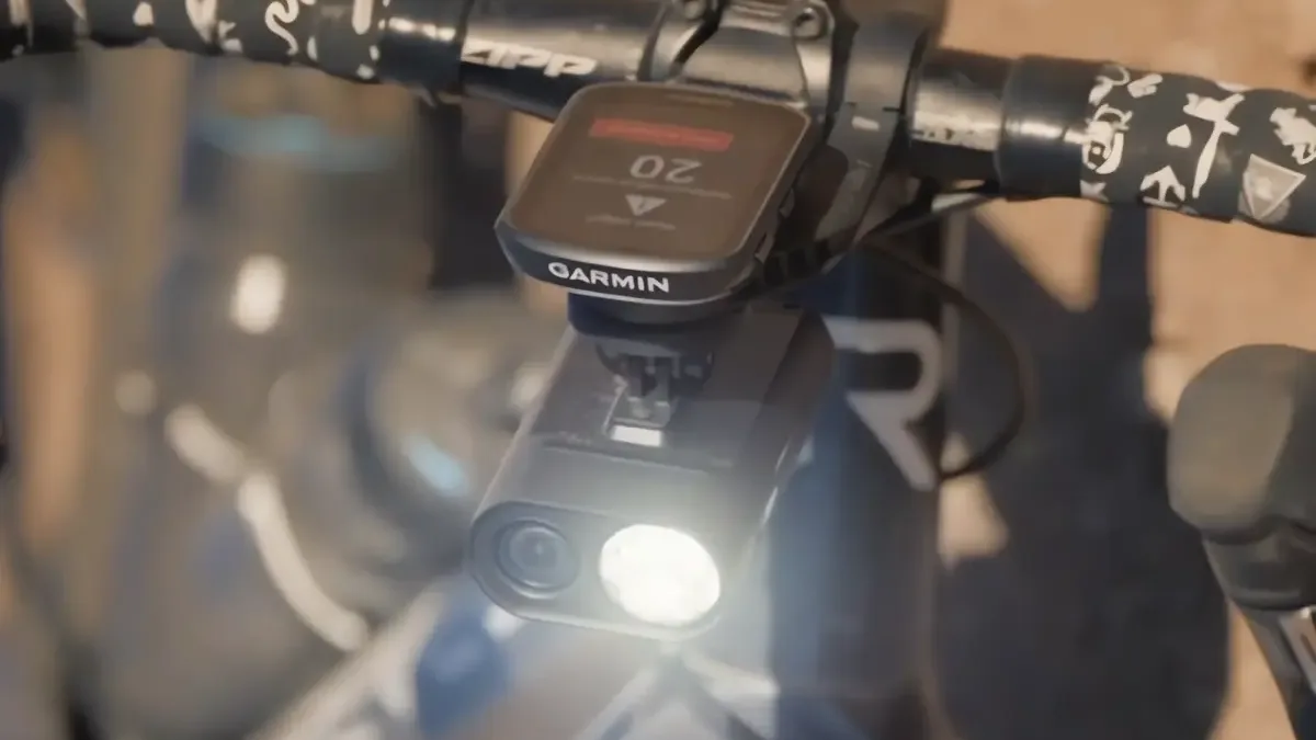 Pro bezpečnější jízdu na kole: Garmin ukázal přední světlo, které nahrává 4K video