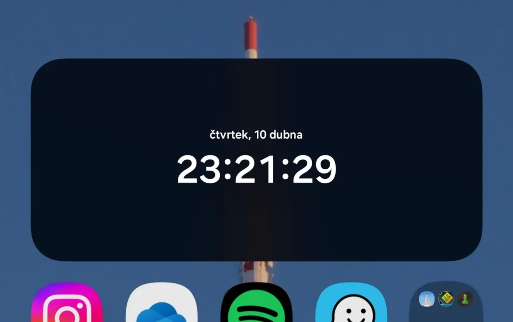 one ui 7 widget hodiny