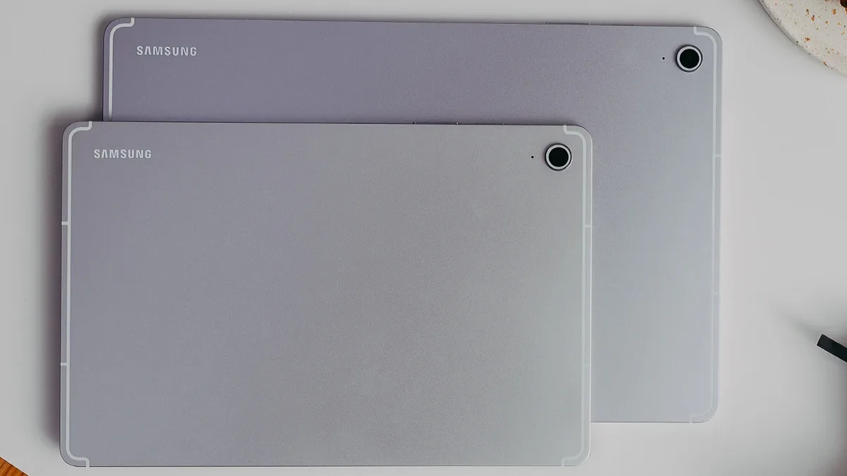 Samsung představil nové tablety Tab S10 FE! Lákají na slušný výkon, Galaxy AI a příjemné rozměry