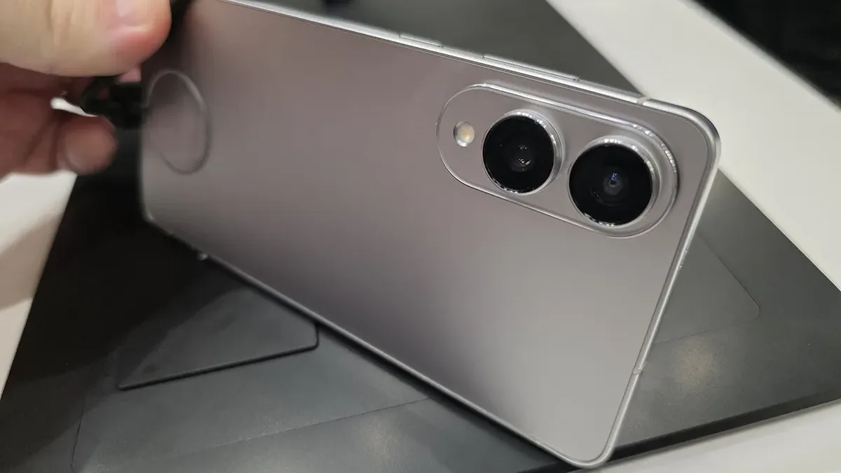 Je tohle nejlepší mobil za 15 tisíc? Ultratenký S25 Edge má 200MP foťák a Snapdragon 8 Elite