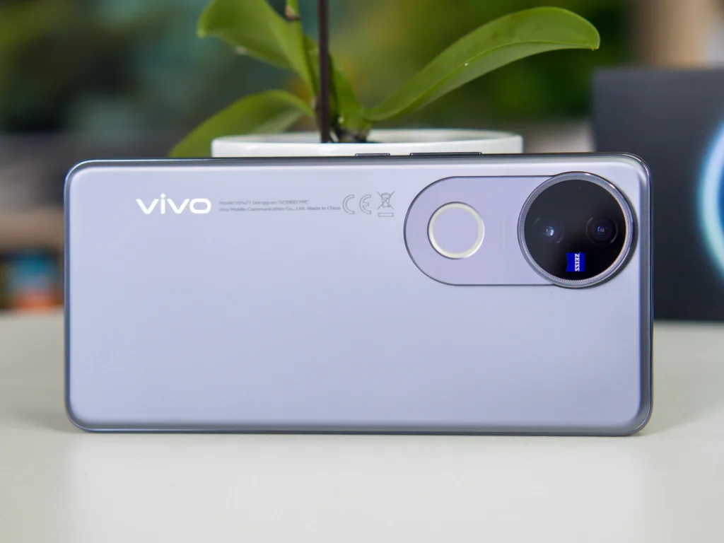 Vivo V50 záda