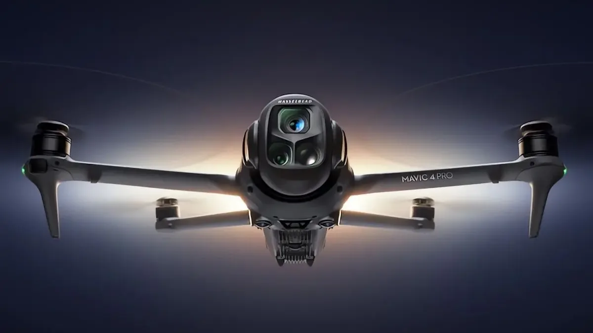 Revoluční dron DJI Mavic 4 Pro přináší tři kamery a špičkový gimbal. Kolik stojí v Česku?
