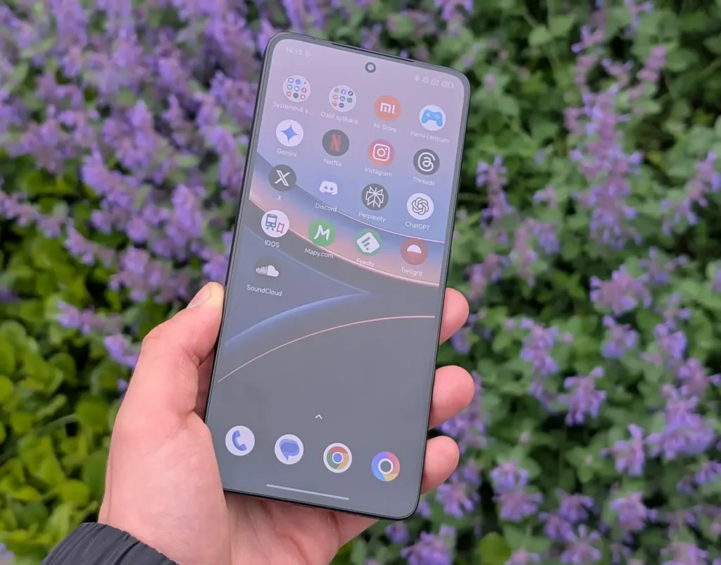poco f7 ultra displej fialove kvetiny