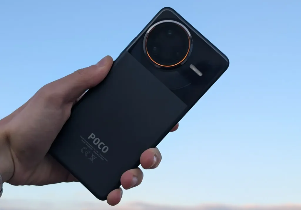 poco f7 ultra zada obloha