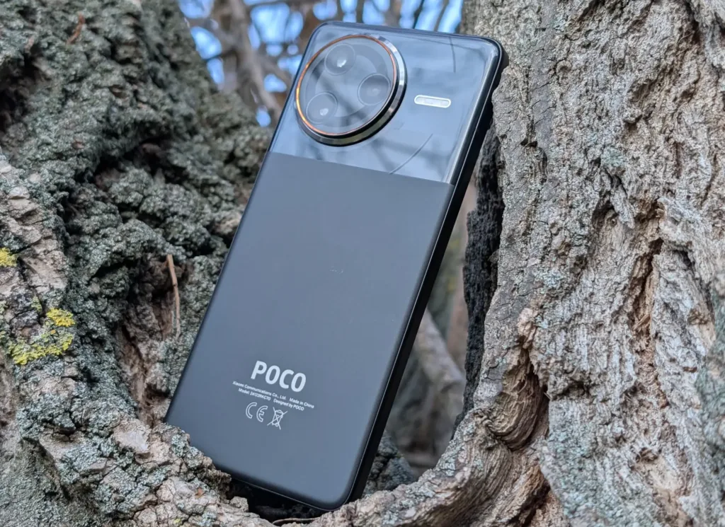 poco f7 ultra zada ve stromu
