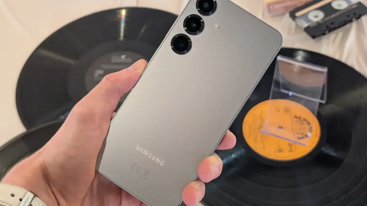 Samsung pokračuje ve vývoji One UI 8. První veřejná beta je možná za rohem