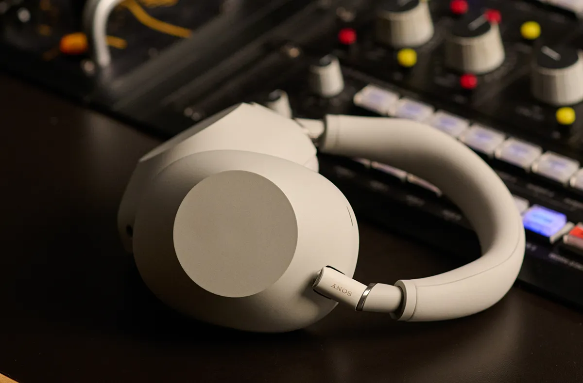 Sony WH-1000XM6