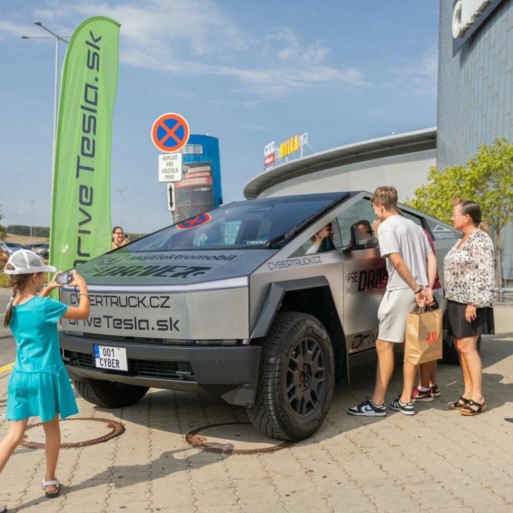 tesla cybertruck