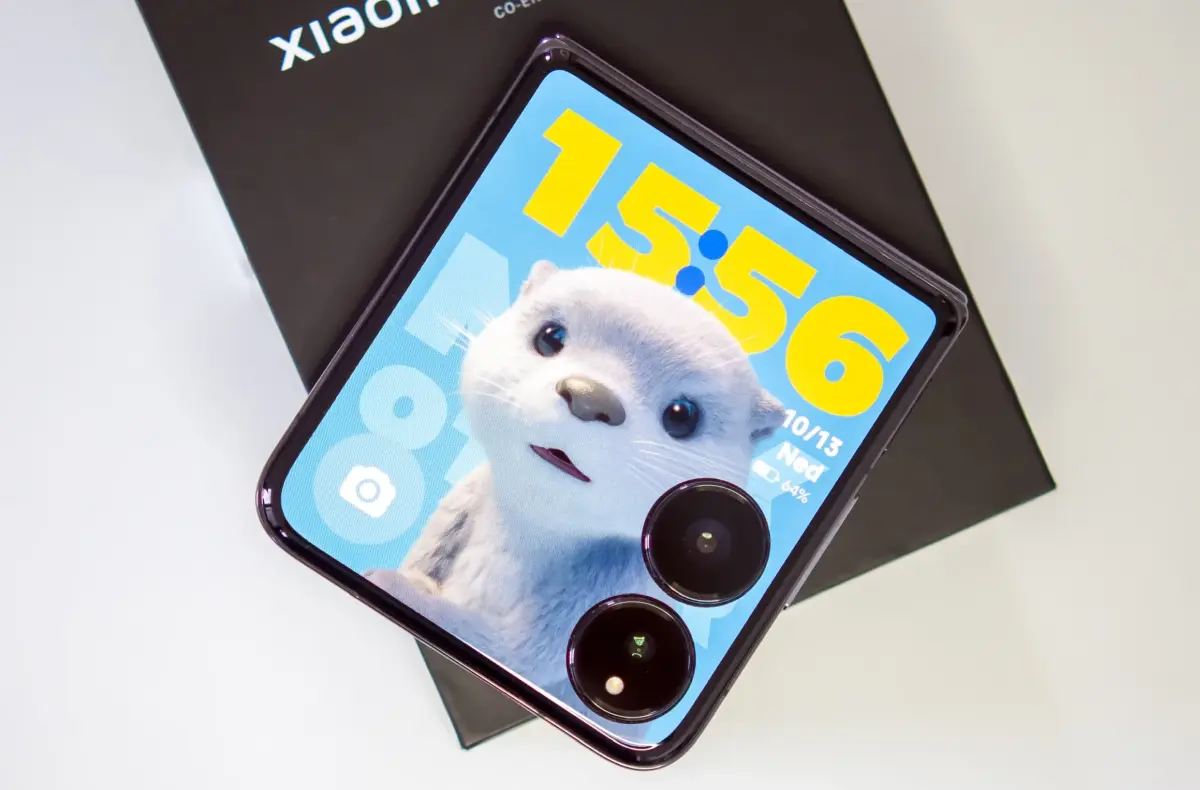xiaomi mix flip zadni displej na krabicce