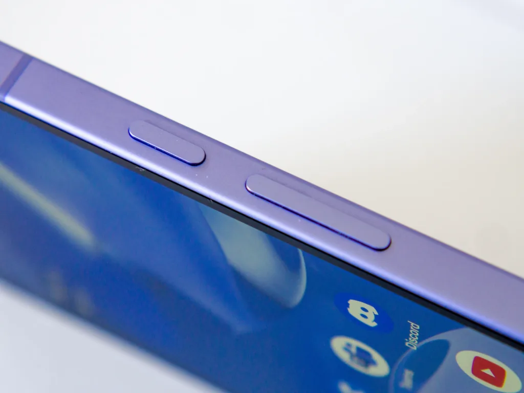 Google Pixel 9a tlačítka